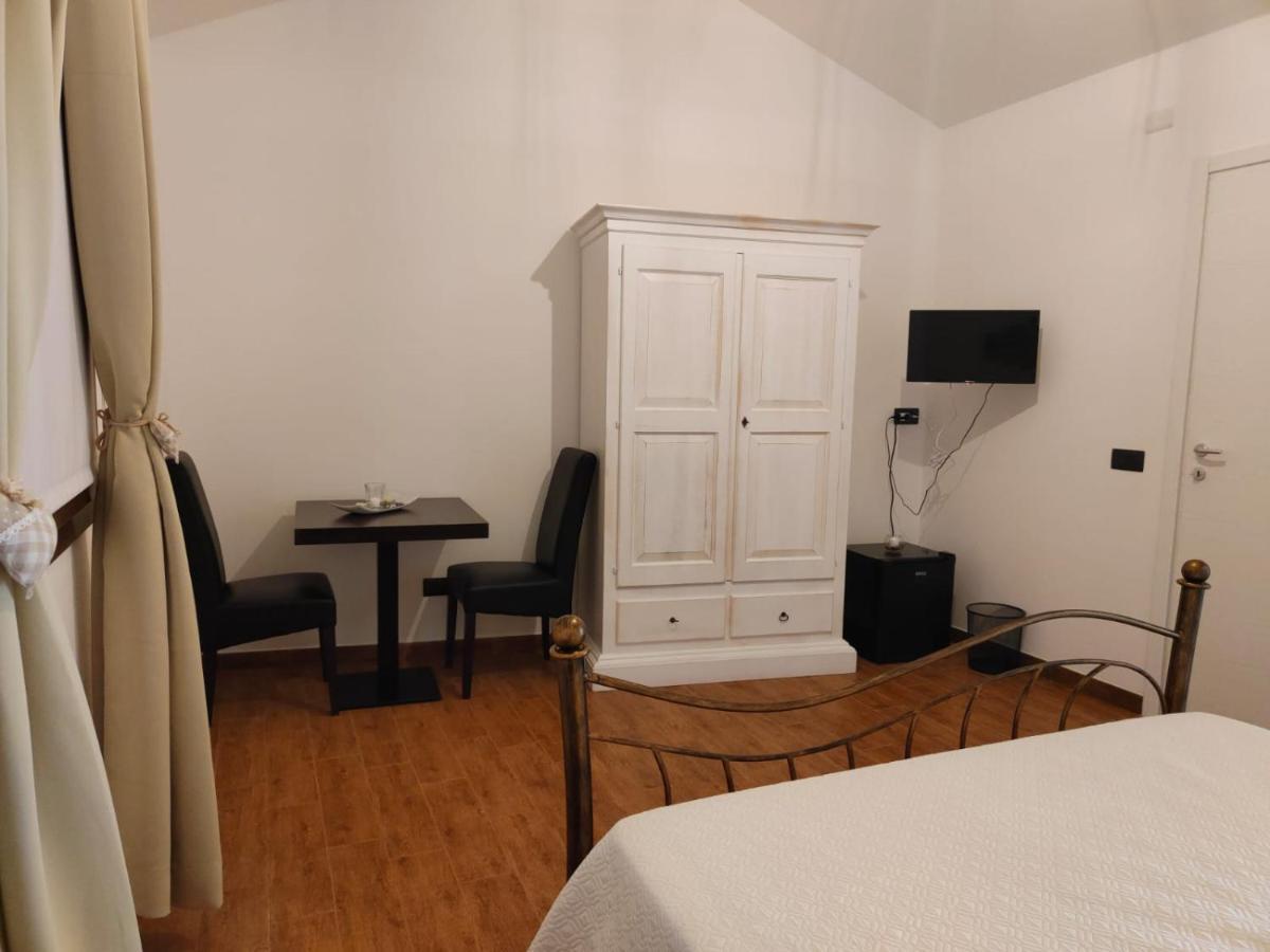 Casa Janas Affittacamere Bed & Breakfast Piscinas Eksteriør billede